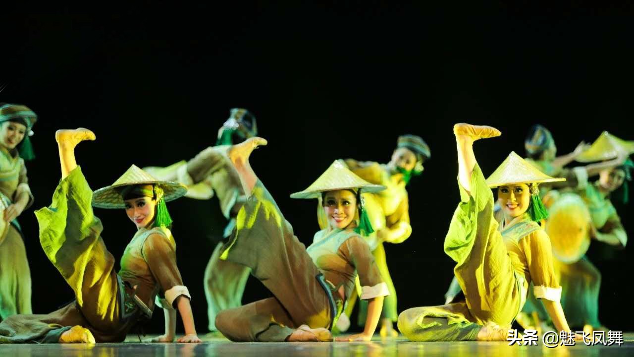 荷花舞蹈大赛女子群舞图片