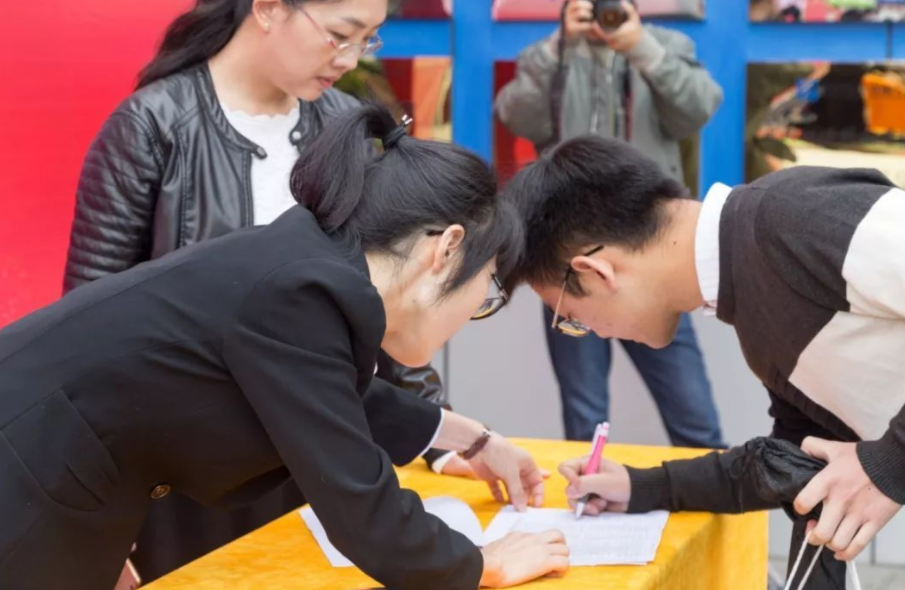 扎堆考研的二本生，为何初试容易复试难，导师说出原因