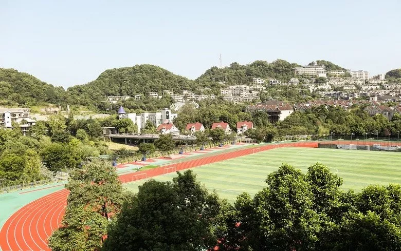 一年学费要3万？重庆二外学费这么贵还值得报考吗？