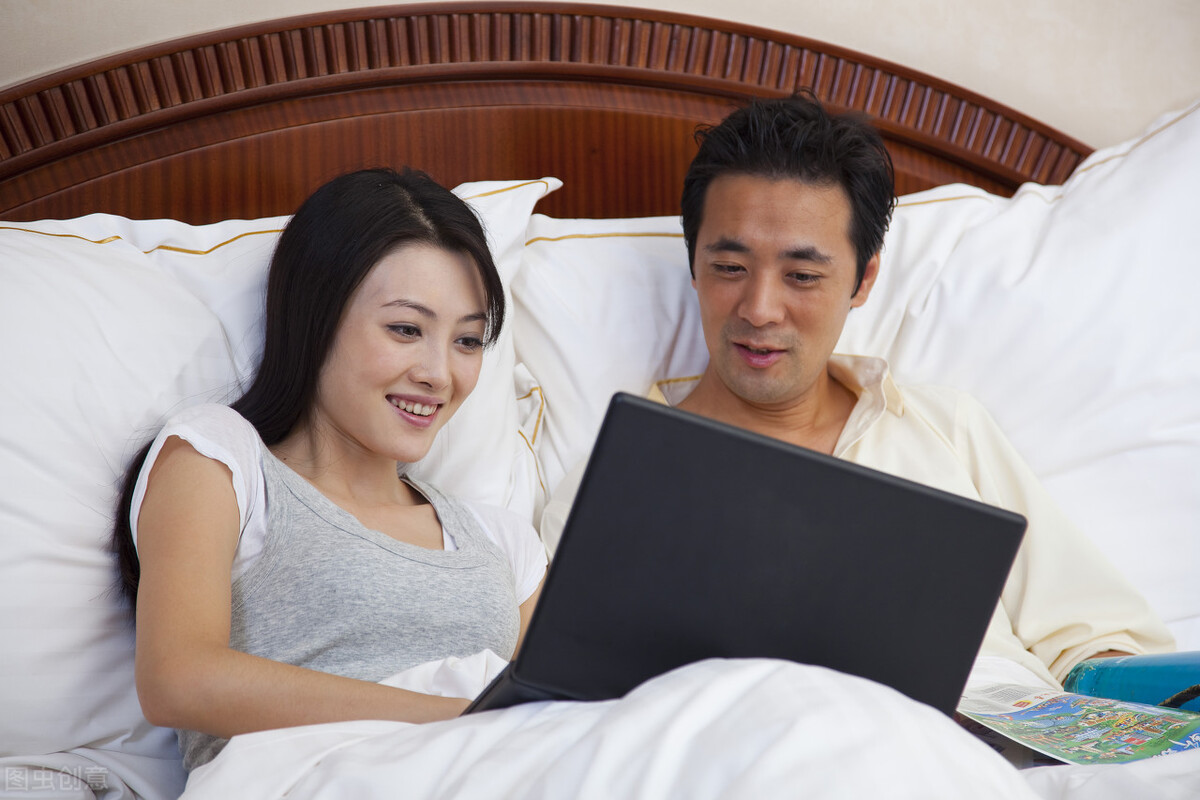 妻子出轨7年，45岁丈夫如此报复：装不知道不离婚，把她当工具人