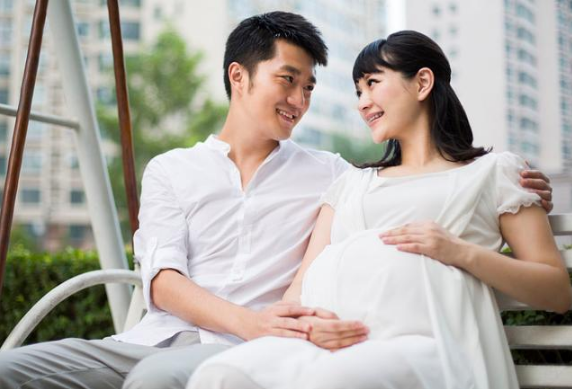 女大学生生孩子（女大学生凌晨宿舍内生子）