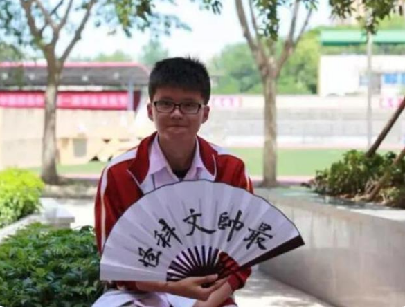 江苏高考作文，全文755个字却获“满分”，有30个字老师都不认识