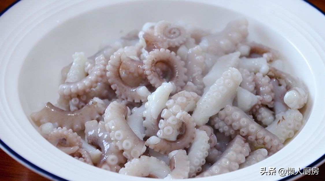 八爪魚怎么做好吃 家常做法,八爪魚怎么做好吃 家常做法視頻