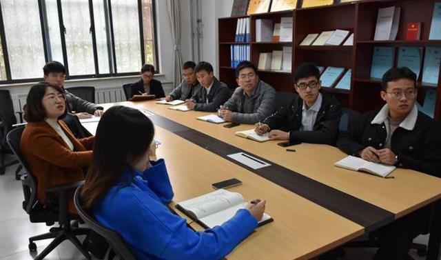 大学辅导员年薪曝光，网友看完酸了，难怪985博士也抢着当辅导员