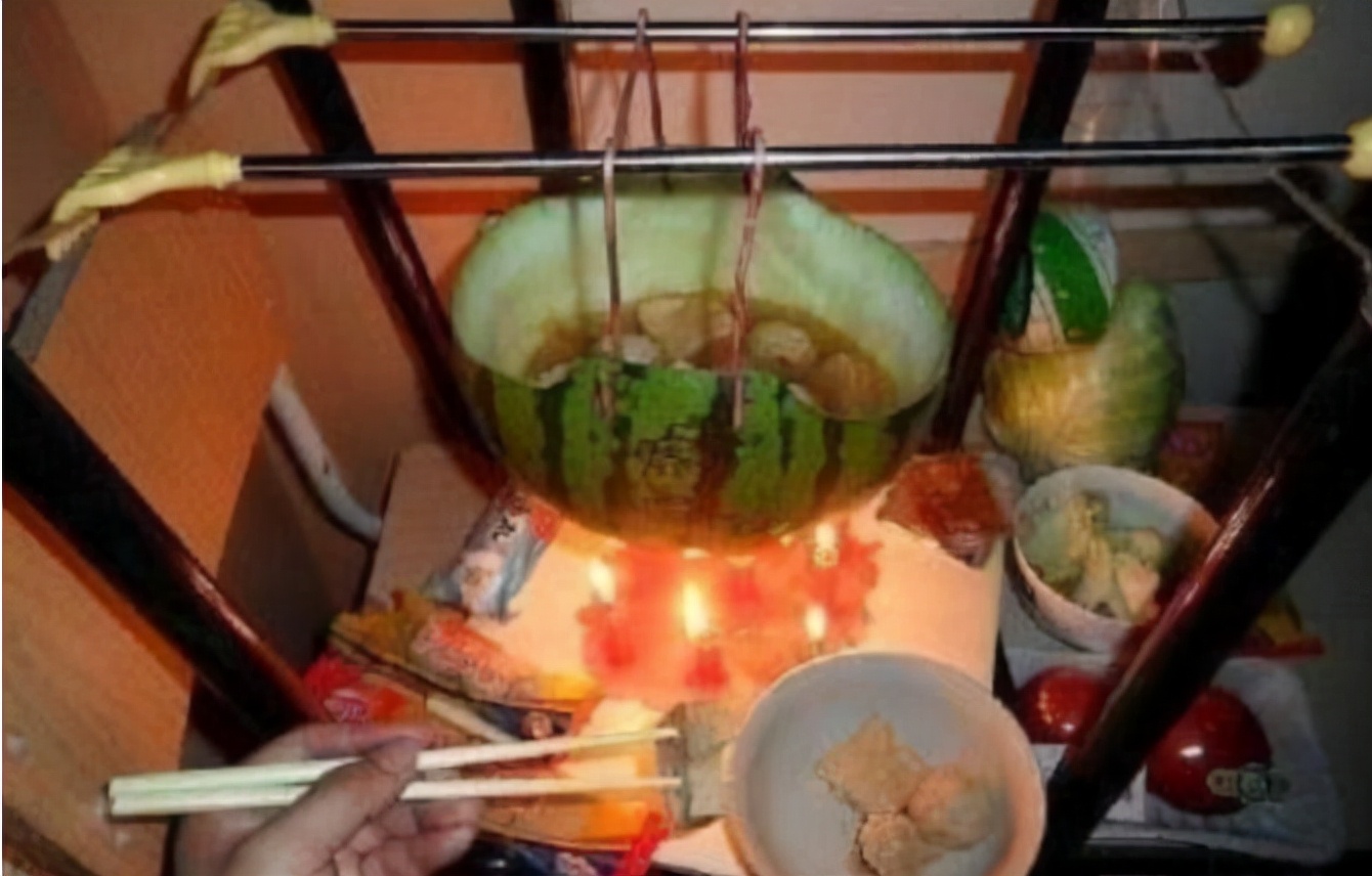 江西一高校学生在宿舍蒸馒头，并录视频放“狠话”，结果悲剧了