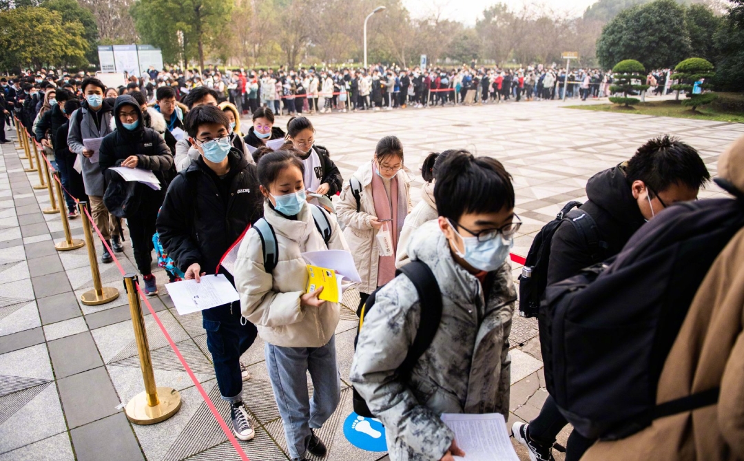 英语四六级成绩要出来！大学生在家很煎熬？家长：最好通过