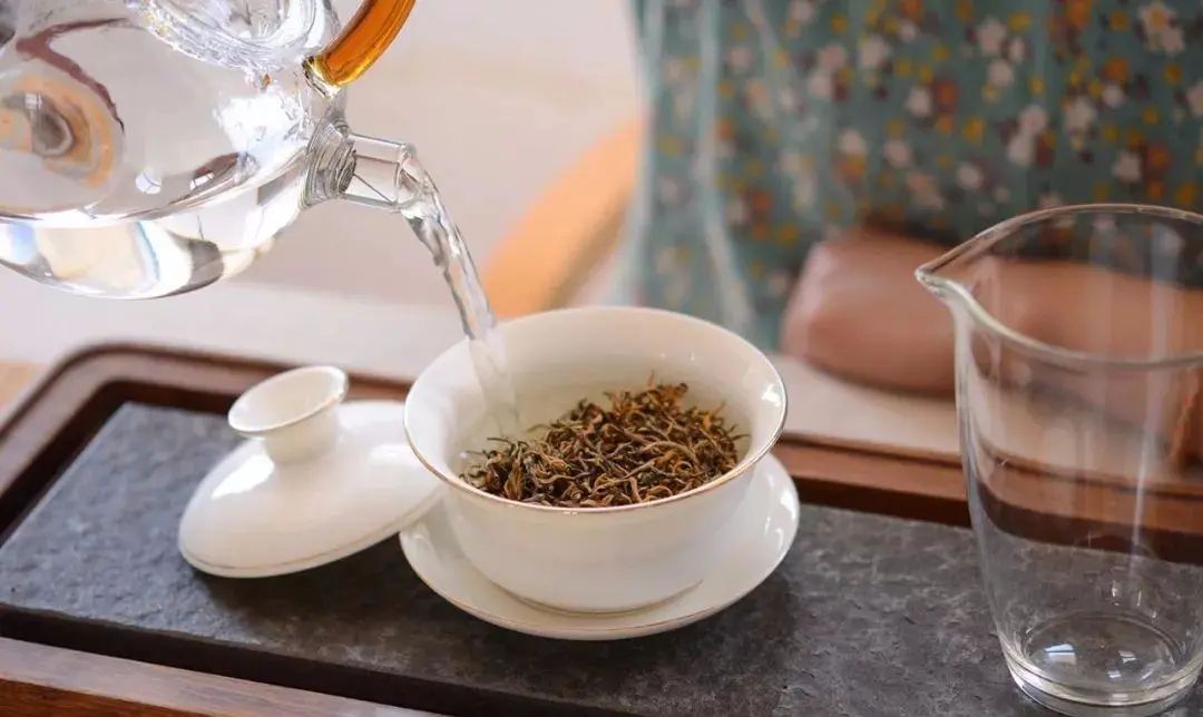 滇红茶的泡法（分享滇红茶叶的正确冲泡方法）