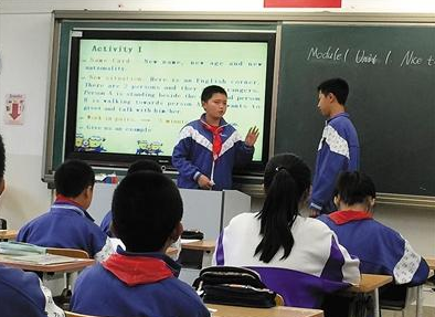 将英语“踢出”高考呼声越来越高，教育部回应，家长：这下放心了