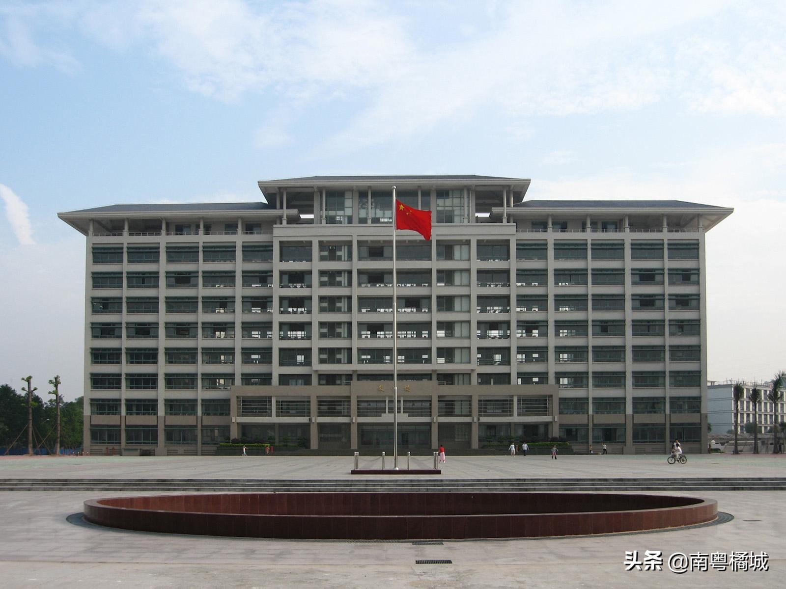 广东正在建设或筹建的多所大学，全日制本科高校，起点高资源丰富