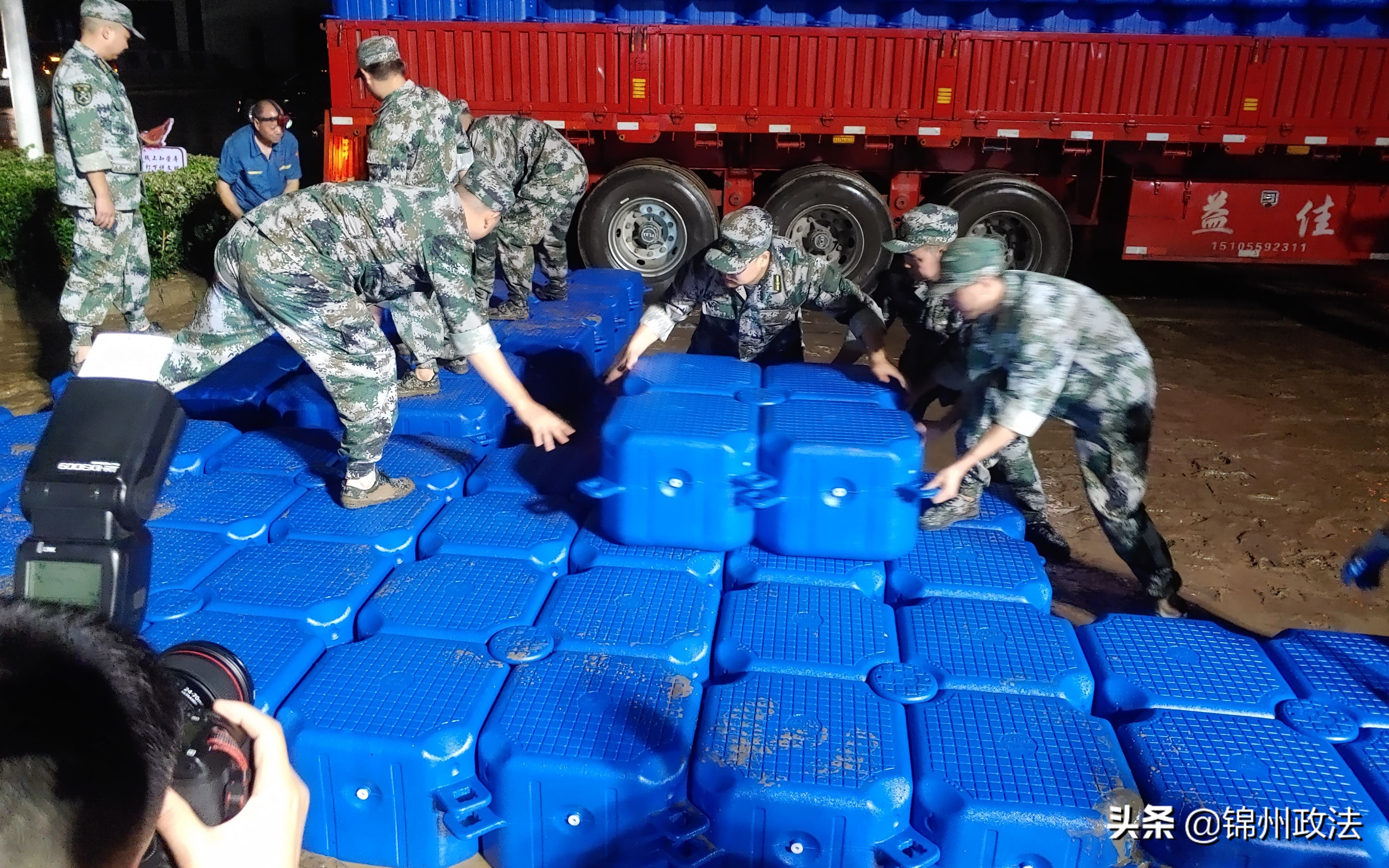 歙县高考72小时：洪水突袭下的小城“赶考”记