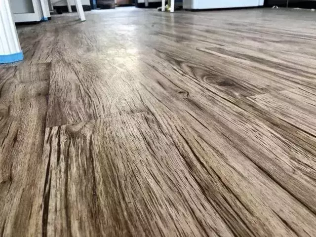 广东最坑爹vs最壕的大学宿舍！你们感受一下，这区别扎心了