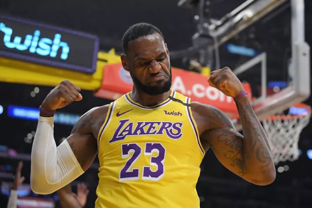 为什么足球比nba挣钱少(顶尖级别的足球运动员和NBA顶尖球星，到底哪个更加赚钱呢？)