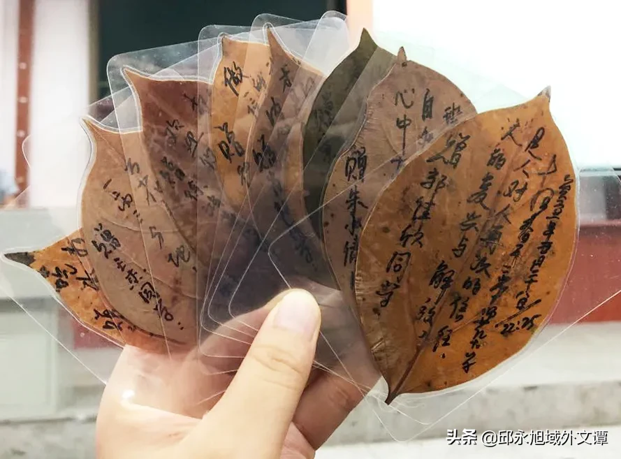 四川某高校班主任耗时2月自制357份毕业礼物，大学各有各的妖娆