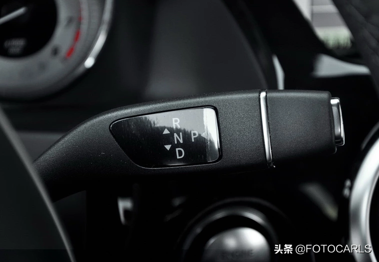 奔驰GLK300 3.0 V6顶配实拍，颜值喜人比进口便宜，为何却停产？
