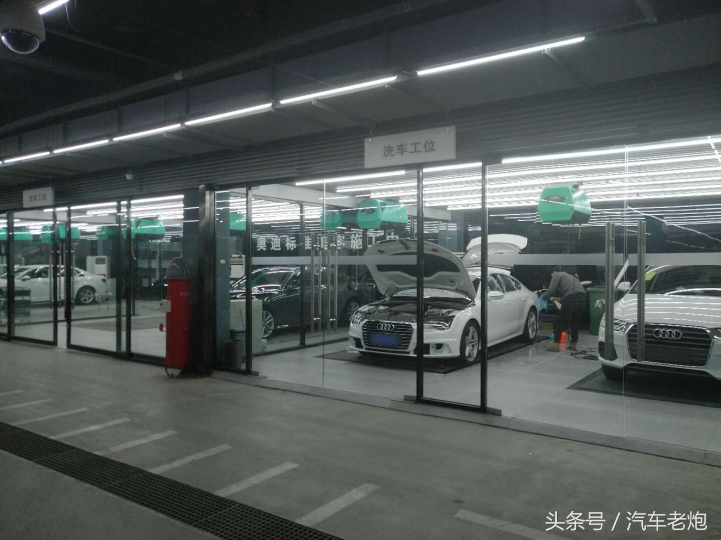 有钱真好！汽车老炮带你无死角体验奥迪旗舰4S店