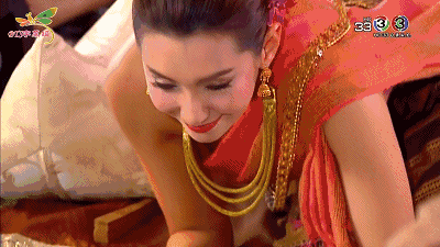 泰国拍了一部全民热议的穿越剧，又名傲娇少爷爱上表情包小姐