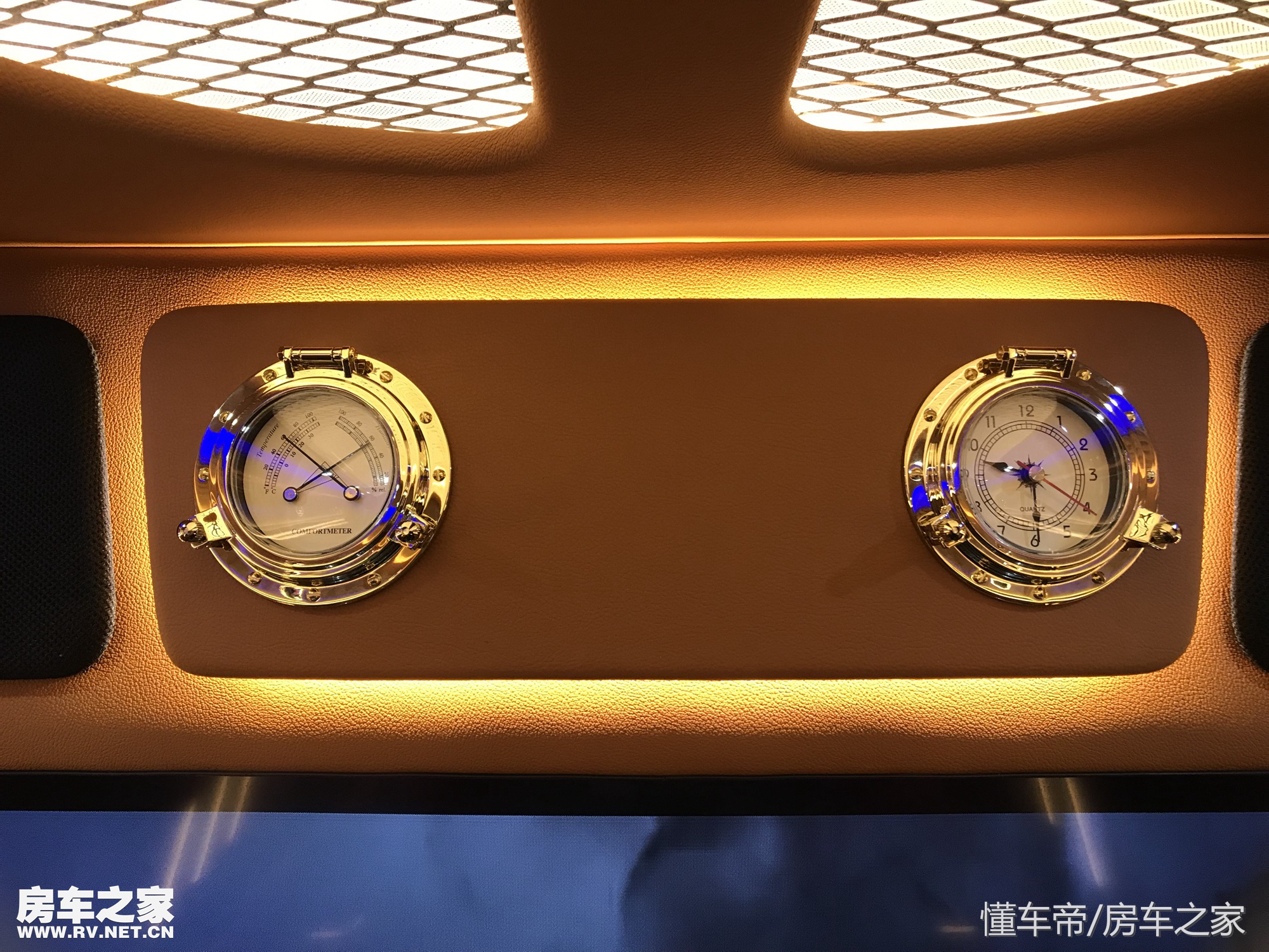 喜欢全顺商务车的有福了  逸途商务车接待更有范儿