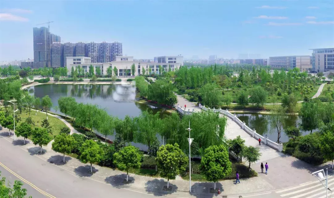 成都最适合恋爱的樱花粉大学，美食和恋爱都是必修课！