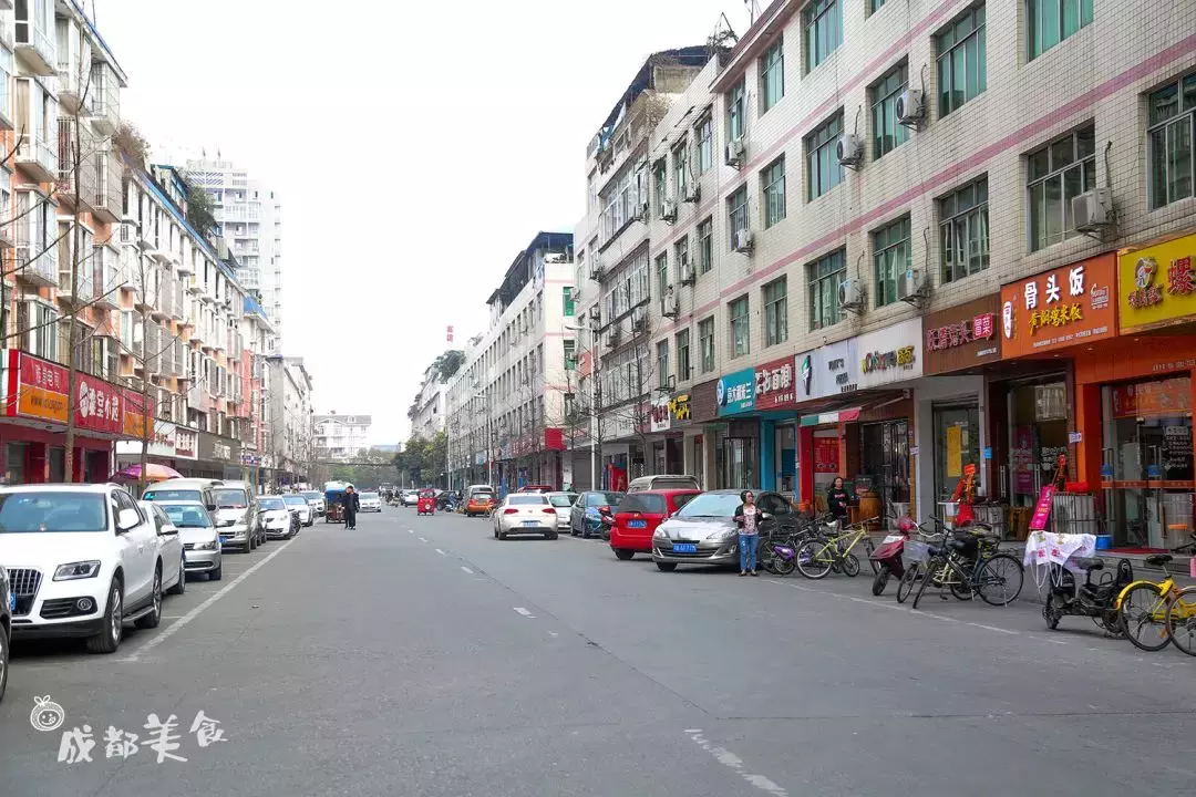 成都最适合恋爱的樱花粉大学，美食和恋爱都是必修课！