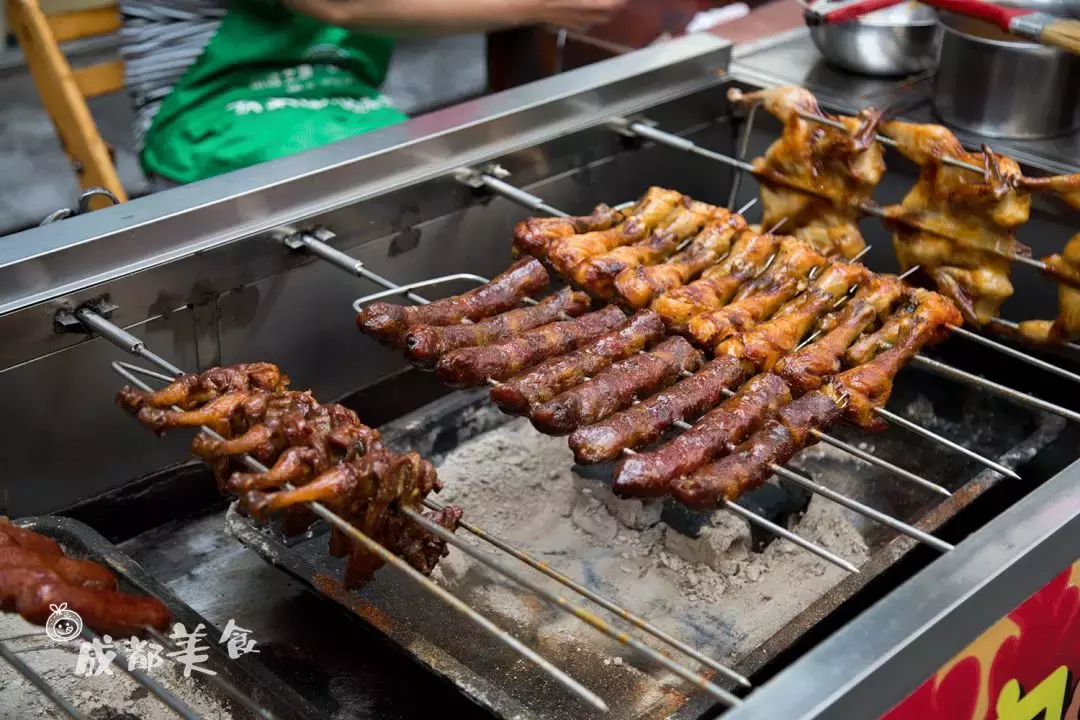 成都最适合恋爱的樱花粉大学，美食和恋爱都是必修课！