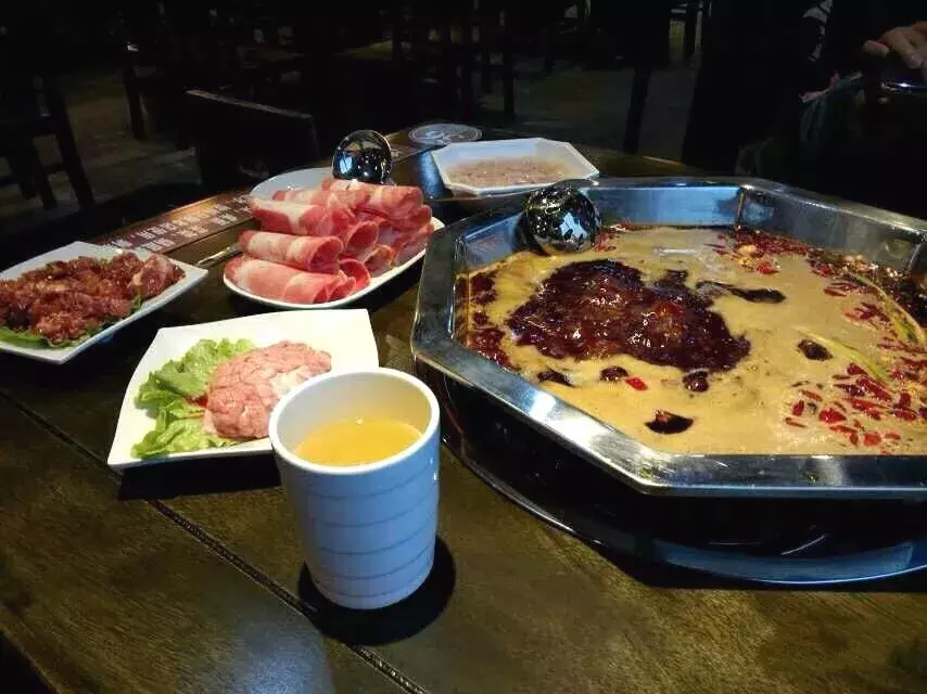 成都最适合恋爱的樱花粉大学，美食和恋爱都是必修课！