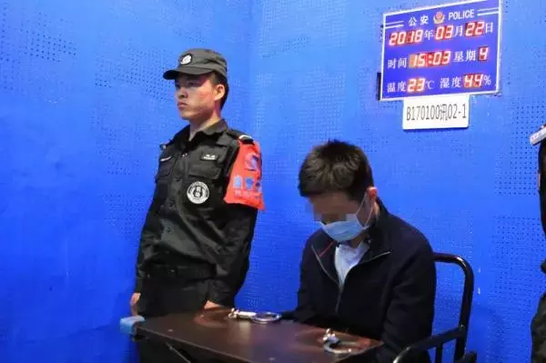法治V早报:福建宁德一名幼儿园保育员被曝虐童 已被警方拘留