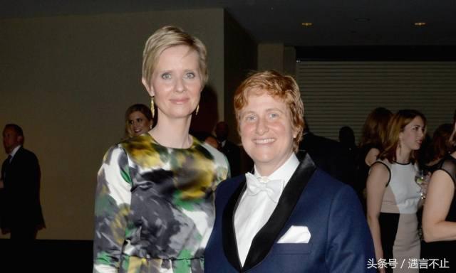 今年最大一匹黑马：《欲望都市》中性感女律师，参加竞选纽约州长