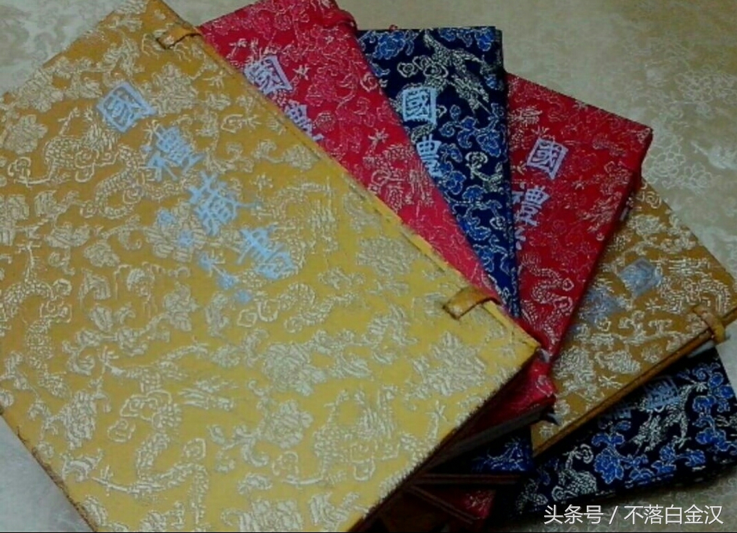 施氏家族