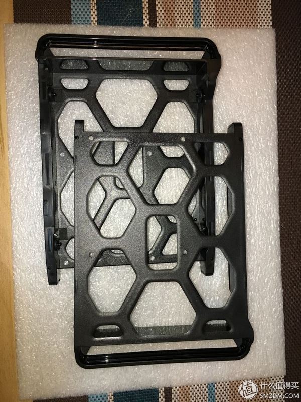 群晖 SkyNAS & DS218+ 帮你玩转小企业云办公