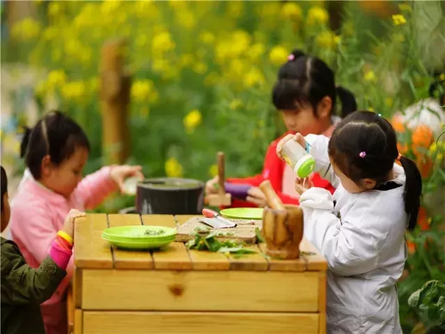 用三行情书留住四川名校的春天，25所学校，你为谁的春光心醉？
