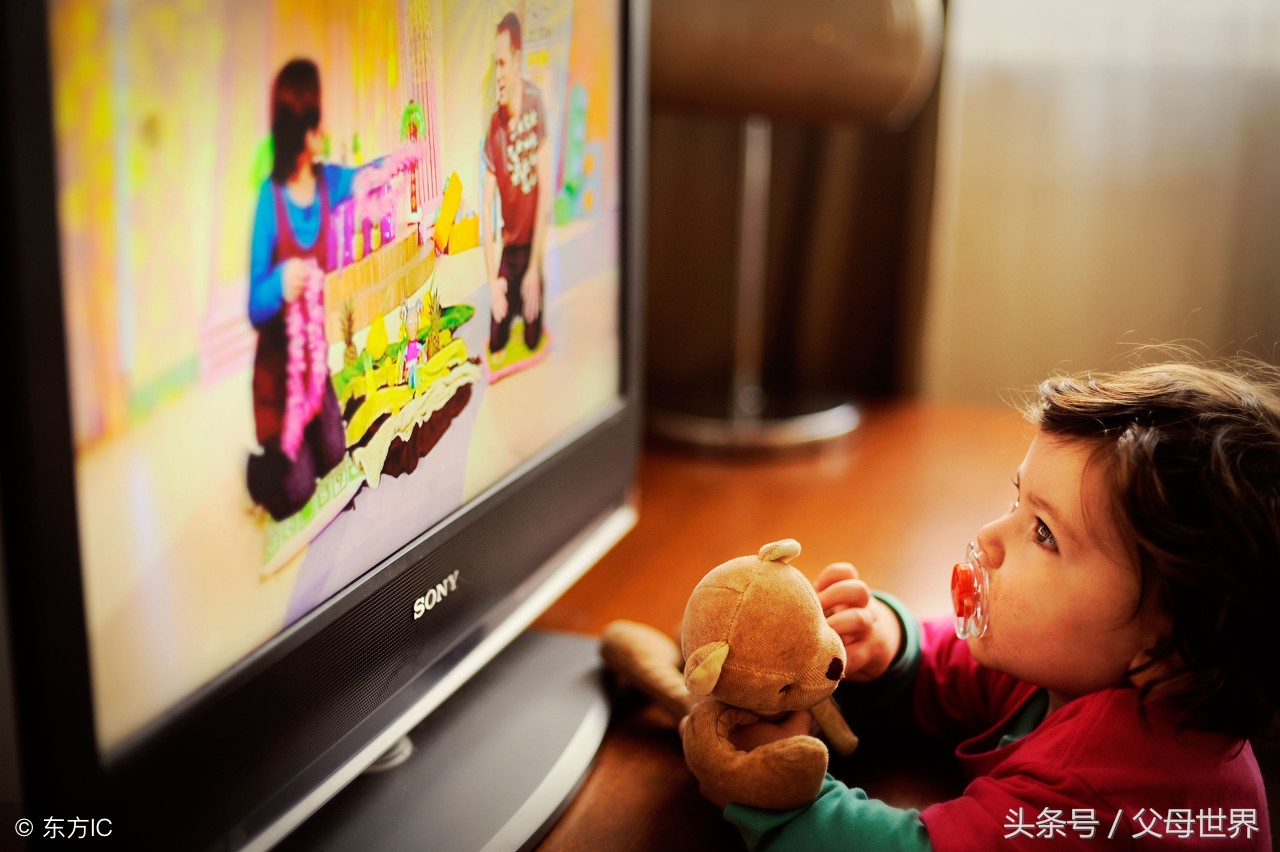 宝宝多大能看电视?看多久不伤眼睛?关键在这5点,家长要知道!