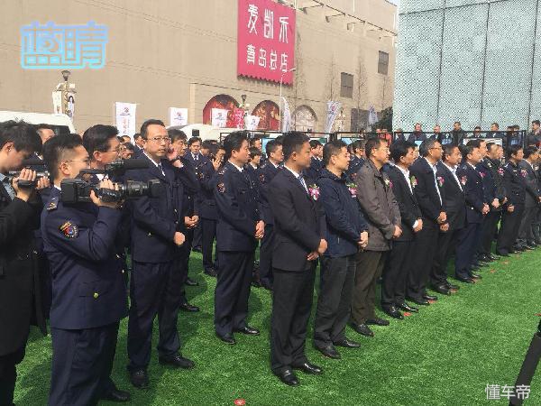 百万元房车首次亮相岛城 青岛公交房车旅游股份有限公司正式成立