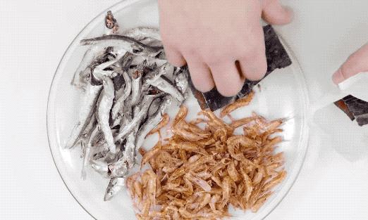在韩国这种泡菜每顿都要吃，做一次能存放半年以上，方法太简单了