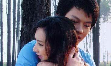 泰国电视剧喜欢在中国的外景拍摄，Chakrit的《我的黑手党的丈夫》在香港拍摄。