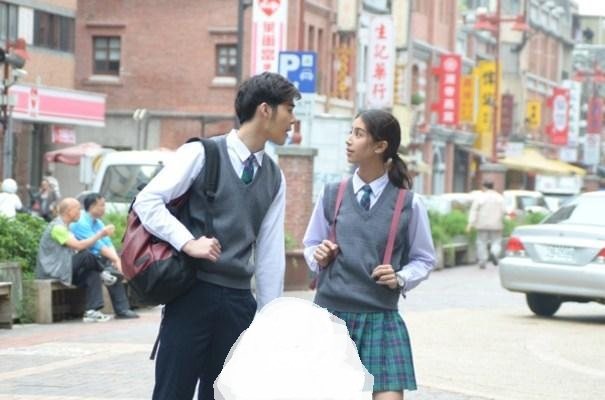 泰国电视剧喜欢在中国的外景拍摄，Chakrit的《我的黑手党的丈夫》在香港拍摄。