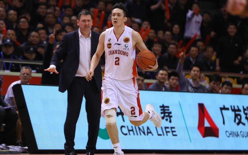 劳森为什么在nba打首发(5战4场30 ！连续两战关键时刻接管比赛，劳森诠释NBA首发是何水平)