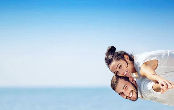 追女孩送花贺卡上应该怎么写？