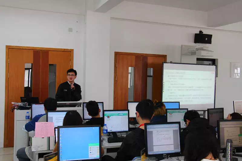 我在学校当CEO 这门商战课朋友圈在刷屏了