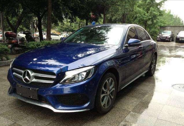 江湖买车帮：奔驰C200和C180L两款车和，推荐买哪一款？