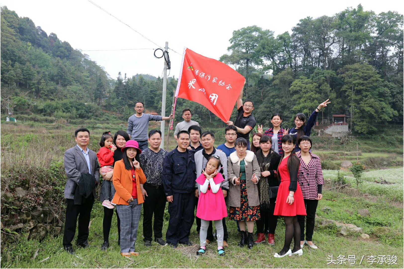 这个壮家农村女，读书不多，没有基础，竟然在40岁时做起了作家梦