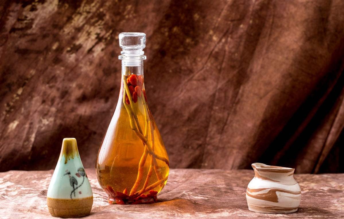 自行泡药酒危害大,医生这样说