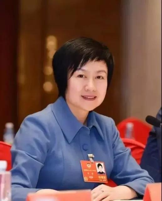 厉害了，我的国！厉害了，我的建大！看建大青年为祖国“添砖加瓦”