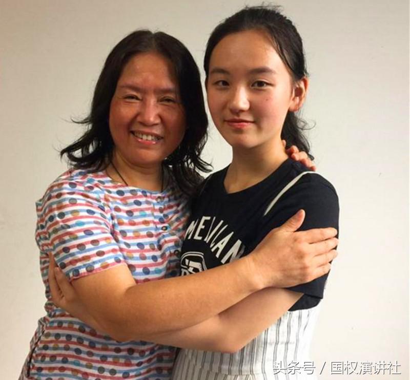 把看书当成娱乐2017高考700上北大，班主任评价文科状元的五个最