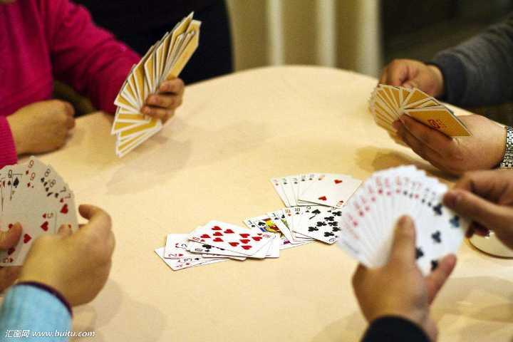 套路！杭州同學邀玩“牛牛”，輸了歸他贏了你拿走