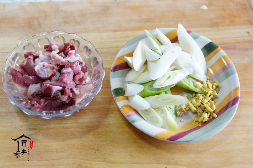 葱爆羊肉怎么做才能好吃？老北京做法一共就这几个步骤！