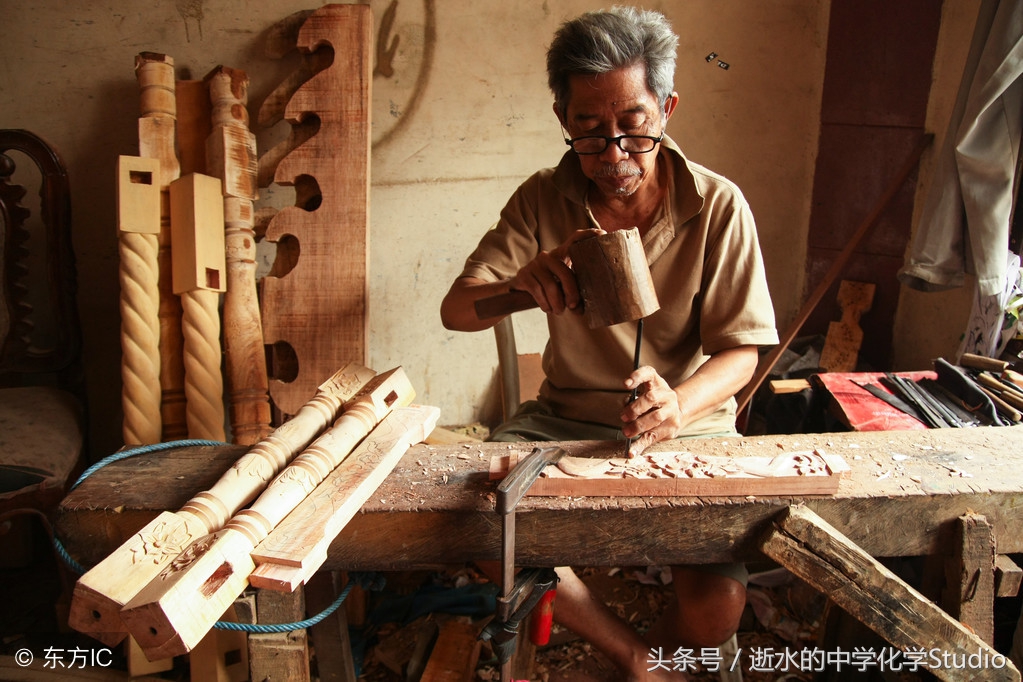 请看范文：2018高考语文作文热点之工匠精神