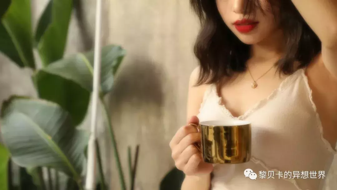 我看了上万篇口红投稿,发现这10支最显白!