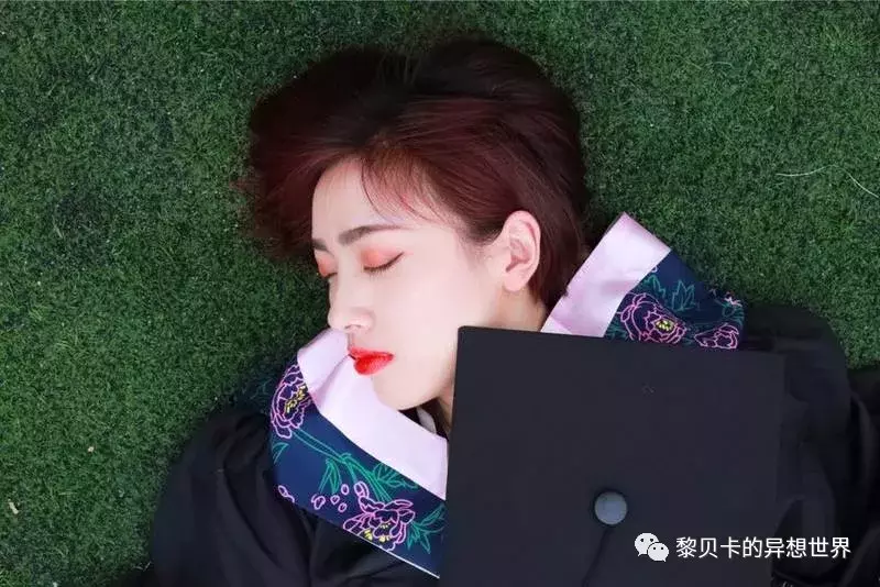 我看了上万篇口红投稿,发现这10支最显白!