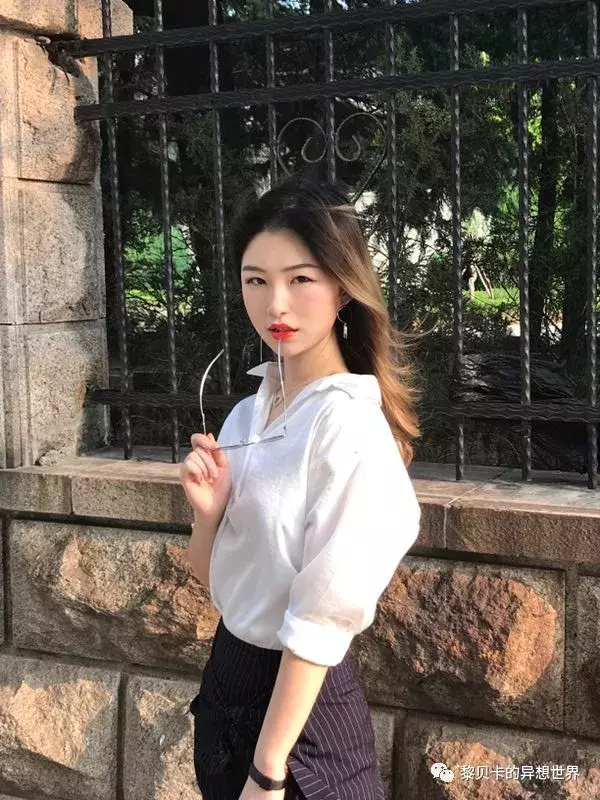 我看了上万篇口红投稿,发现这10支最显白!
