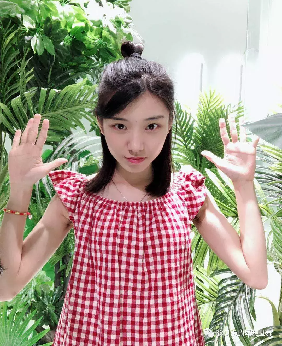 我看了上万篇口红投稿,发现这10支最显白!